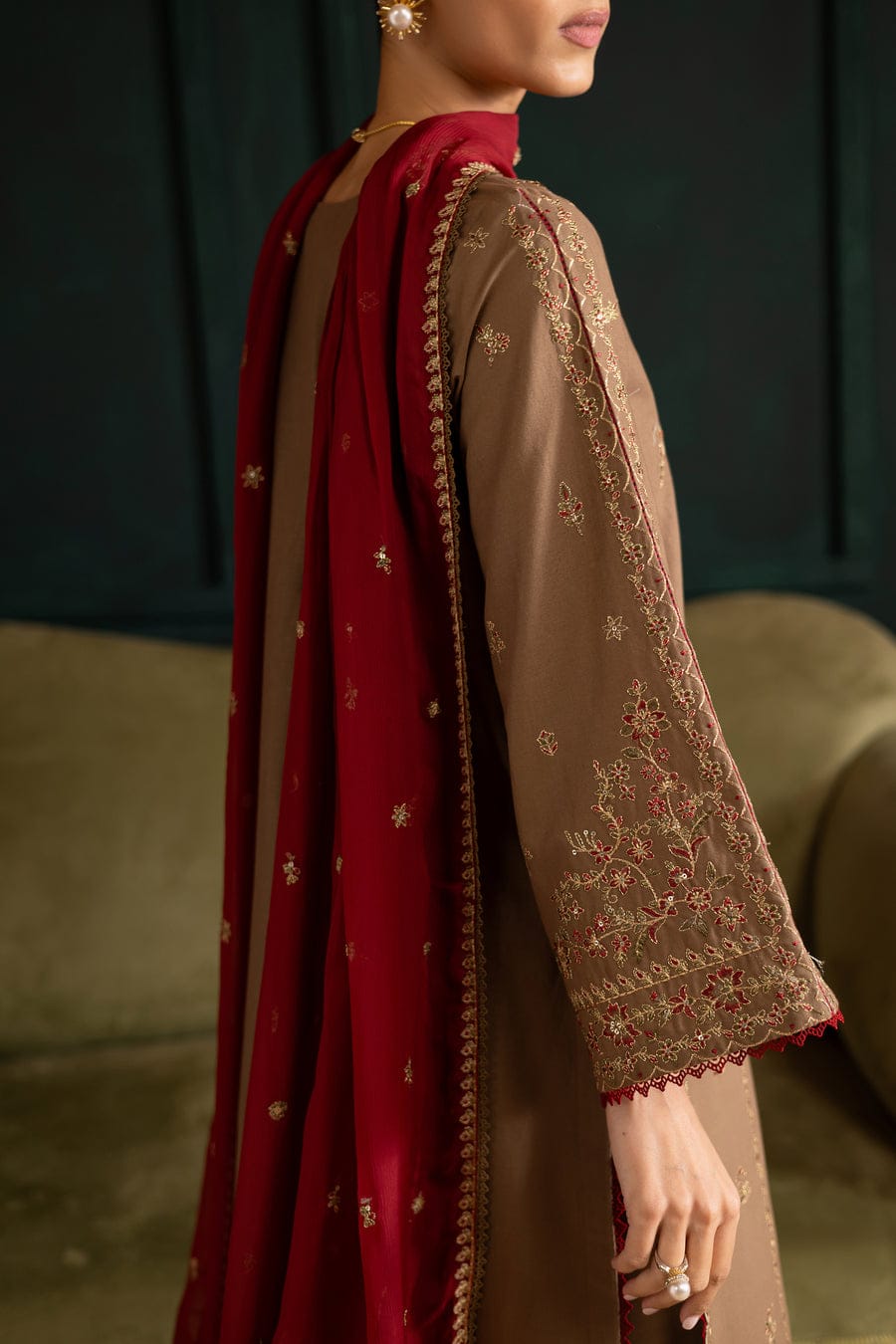 Tiramisu 3Pc – Embroidered Khaddar Suit with Crinkle Dupatta